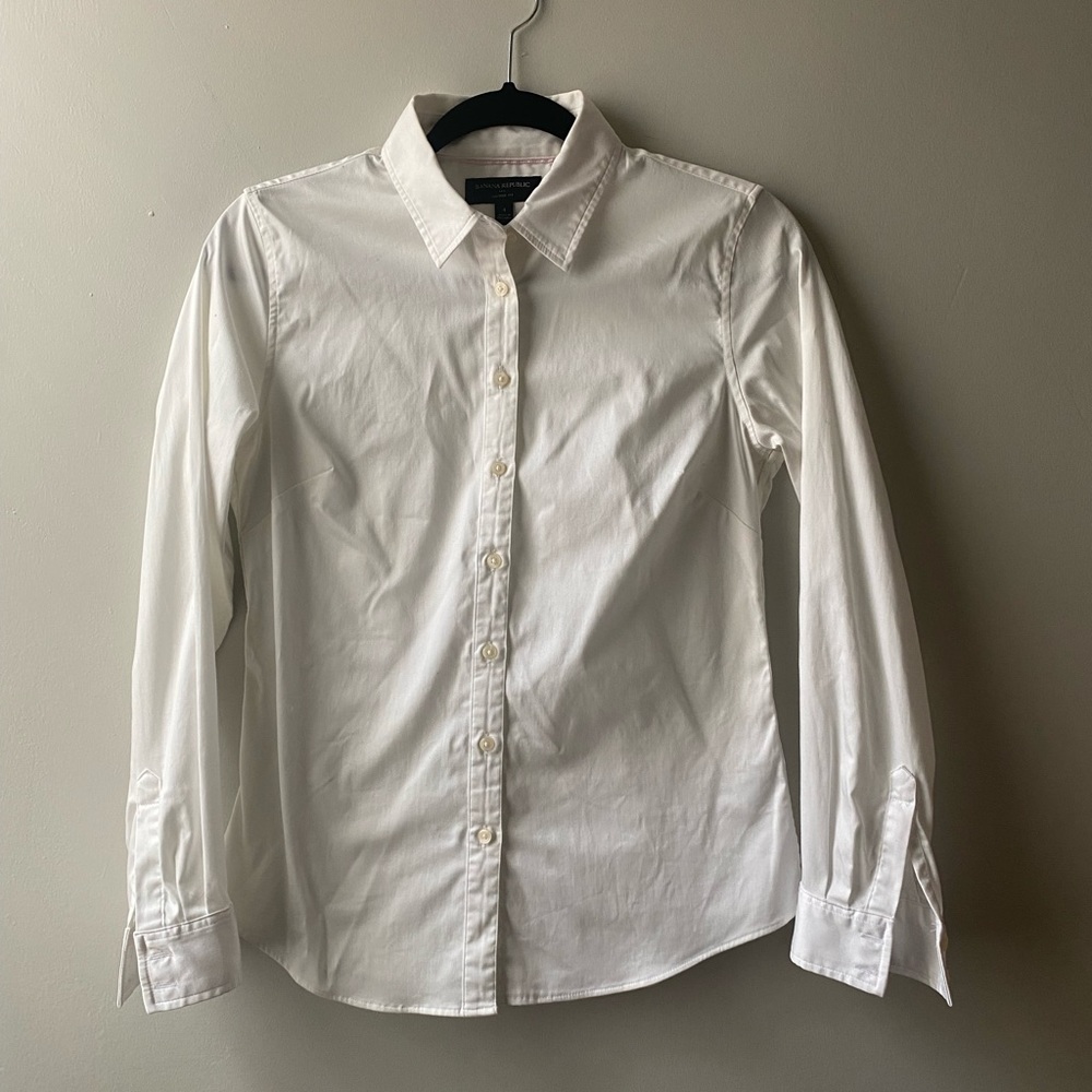 Banana Republic White Button-Up Shirt Tailored Fit